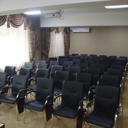 אלמטי Voyage Hotel מראה חיצוני תמונה