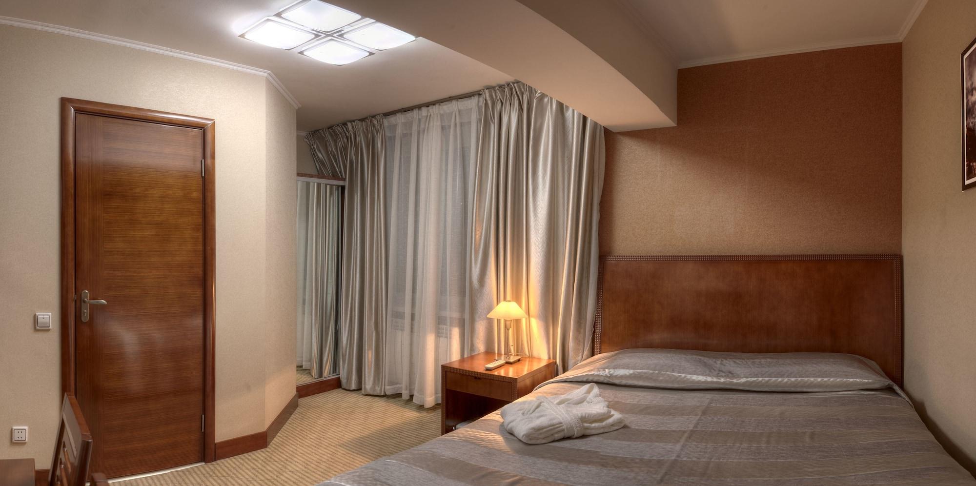 אלמטי Voyage Hotel מראה חיצוני תמונה