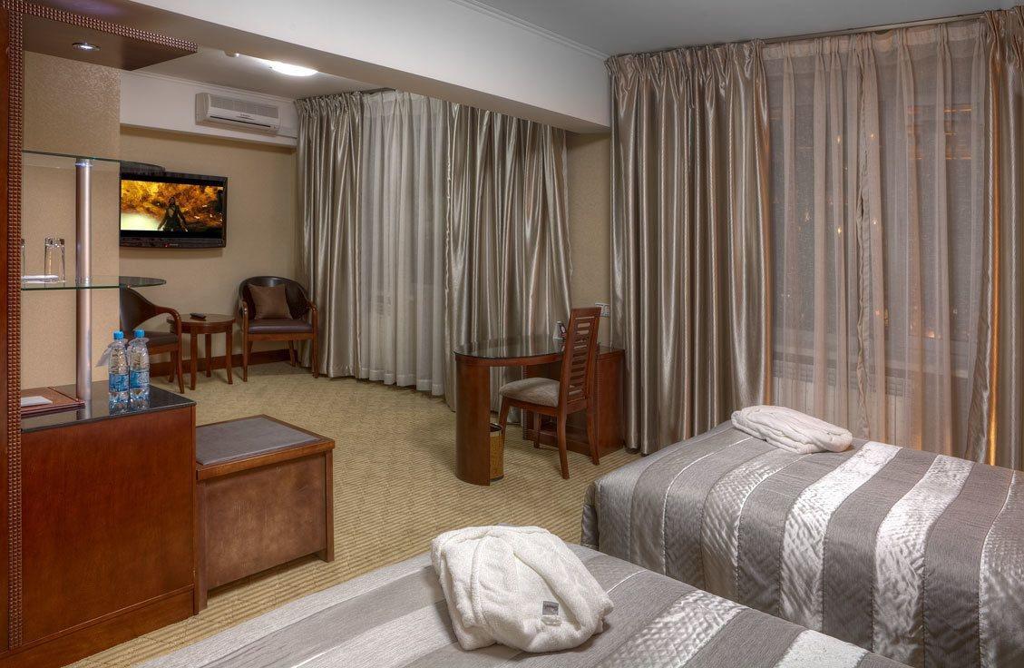 אלמטי Voyage Hotel מראה חיצוני תמונה