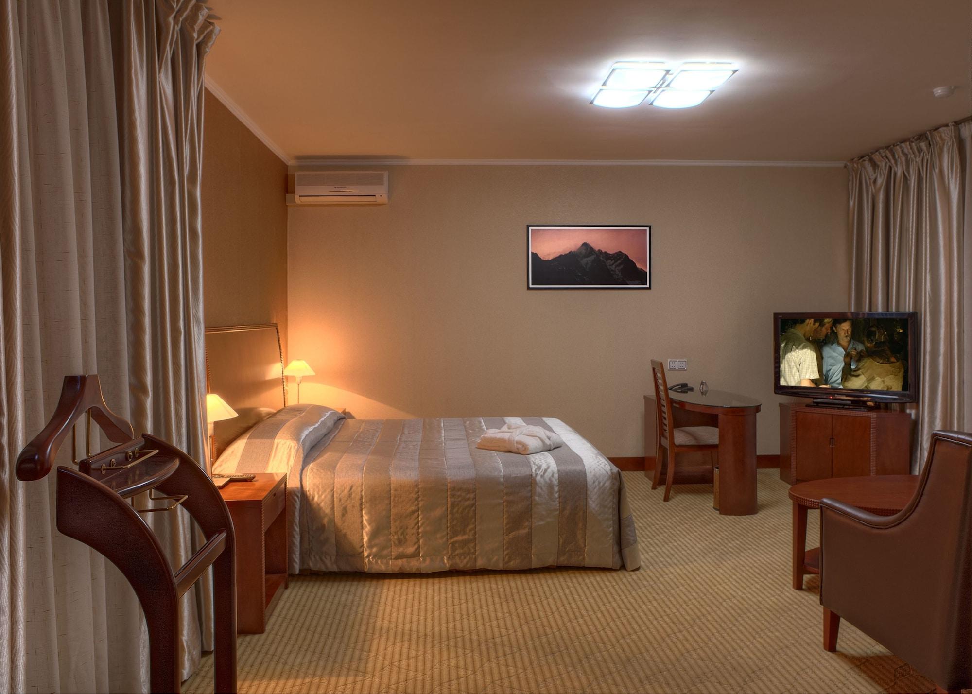 אלמטי Voyage Hotel חדר תמונה