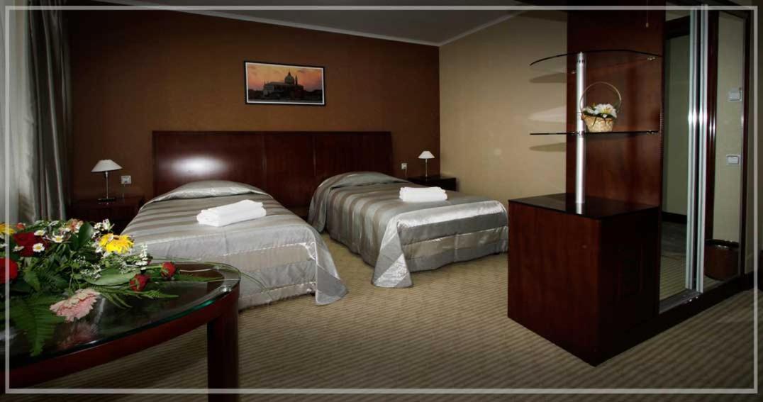 אלמטי Voyage Hotel חדר תמונה