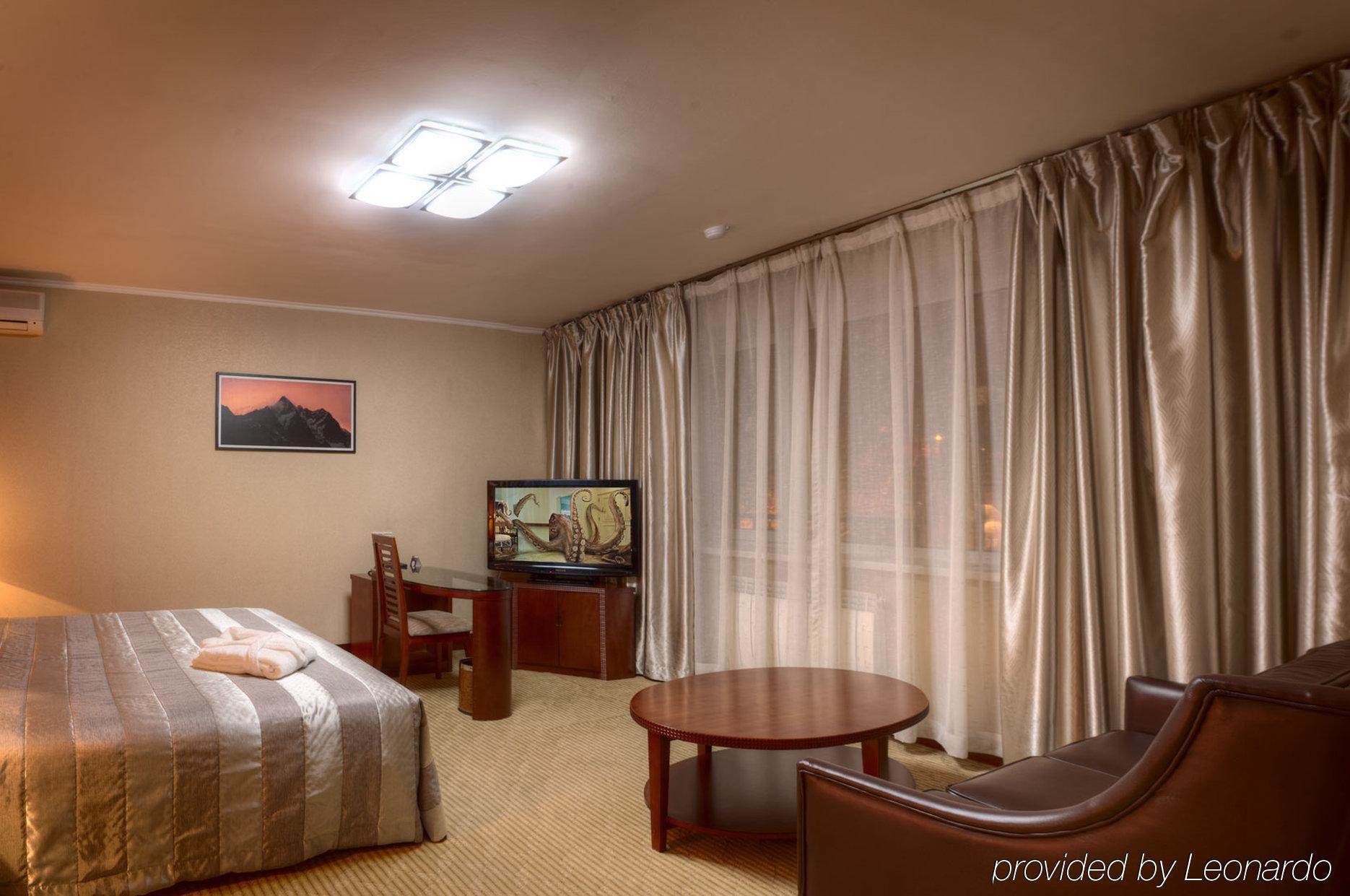 אלמטי Voyage Hotel חדר תמונה