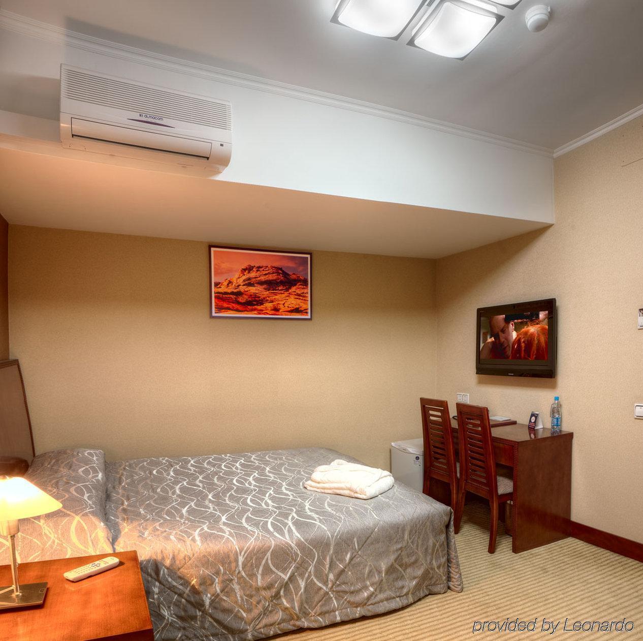 אלמטי Voyage Hotel חדר תמונה