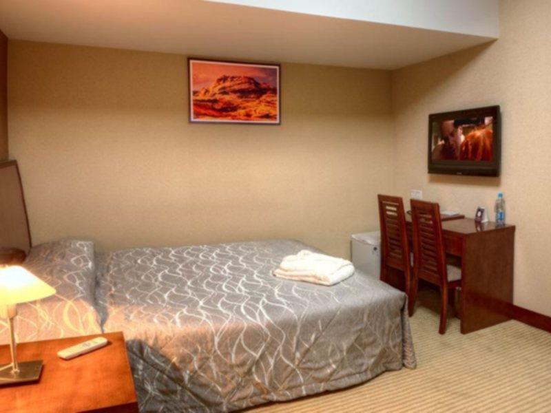 אלמטי Voyage Hotel מראה חיצוני תמונה
