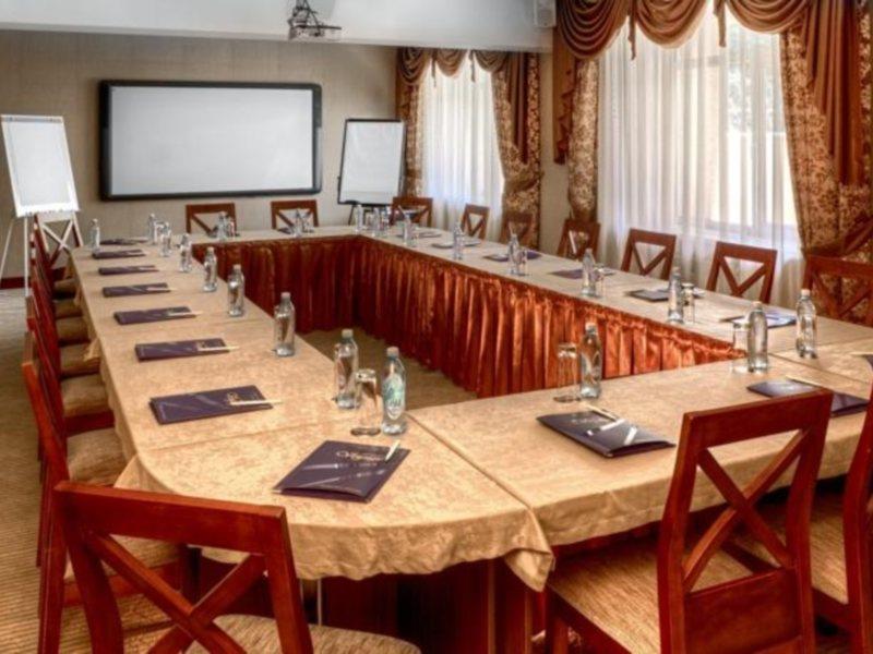 אלמטי Voyage Hotel מראה חיצוני תמונה
